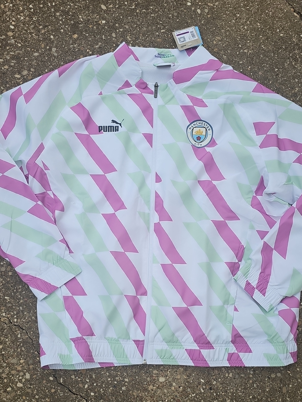 Puma x Manchester City XXL White Pink Mint Green Lightweight Prematch Jacket